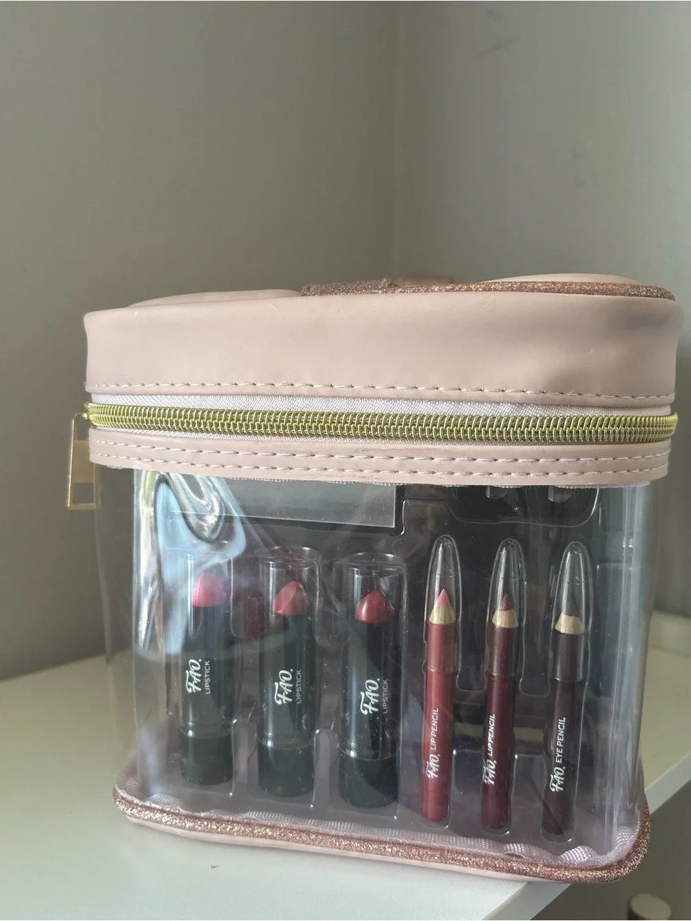 N/A pink makeup